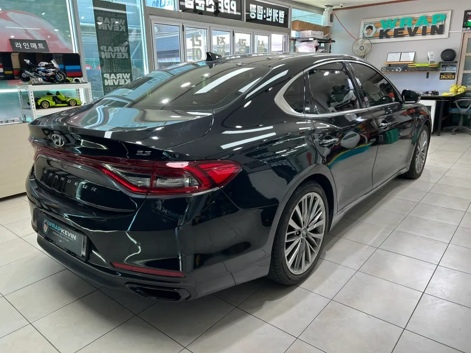 Hyundai Grandeur IG vinyl wrap - Hyundai Grandeur IG Vinyl Wrap Review — Chrome Delete photo 3