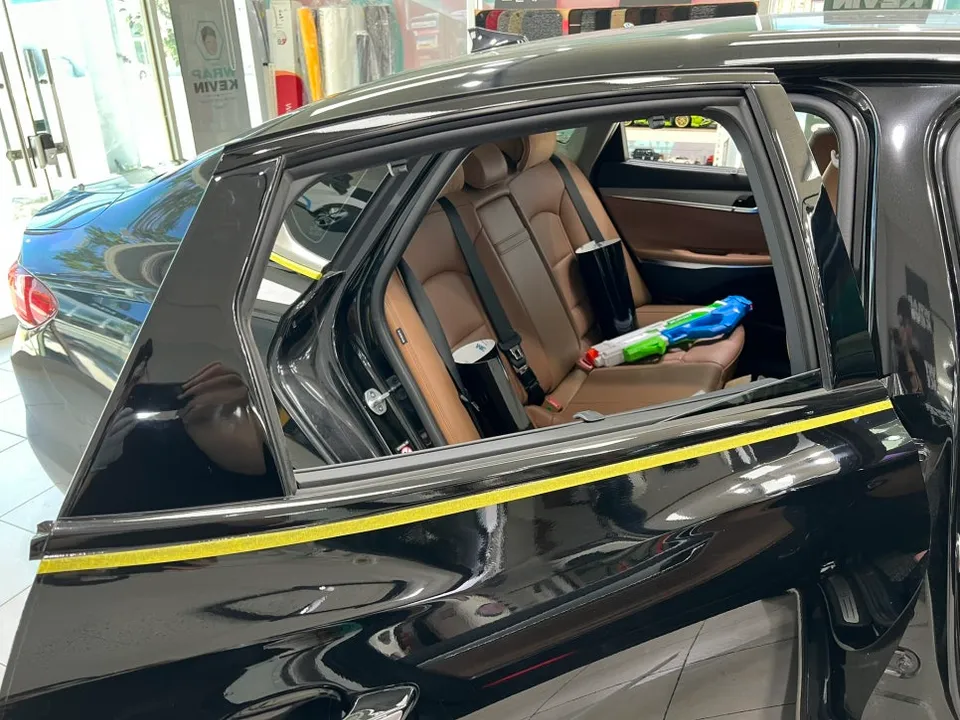 Hyundai Grandeur IG vinyl wrap - Hyundai Grandeur IG Vinyl Wrap Review — Chrome Delete photo 5