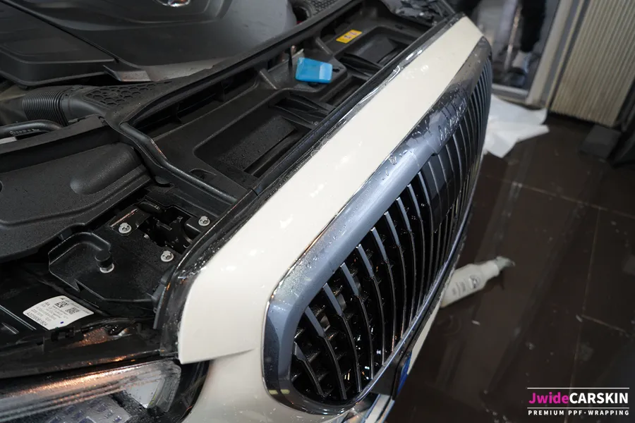メルセデス・ベンツ S580 Maybach PPF施工事例 施工写真 2-2