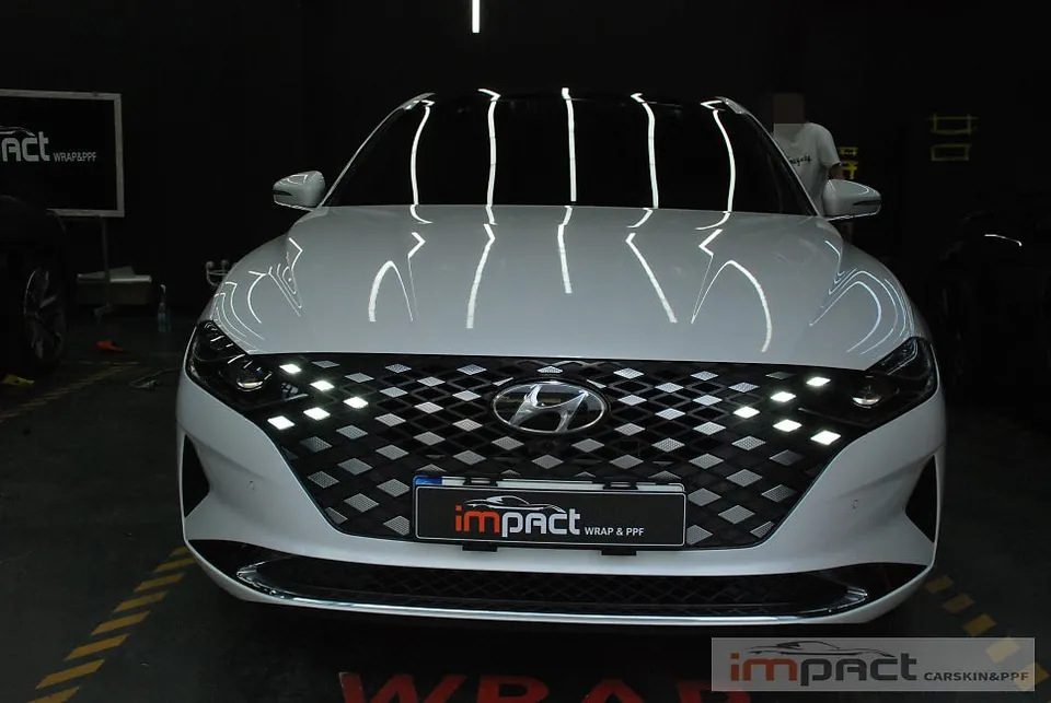 Hyundai Grandeur IGのカーラッピング事例 施工写真 1-2