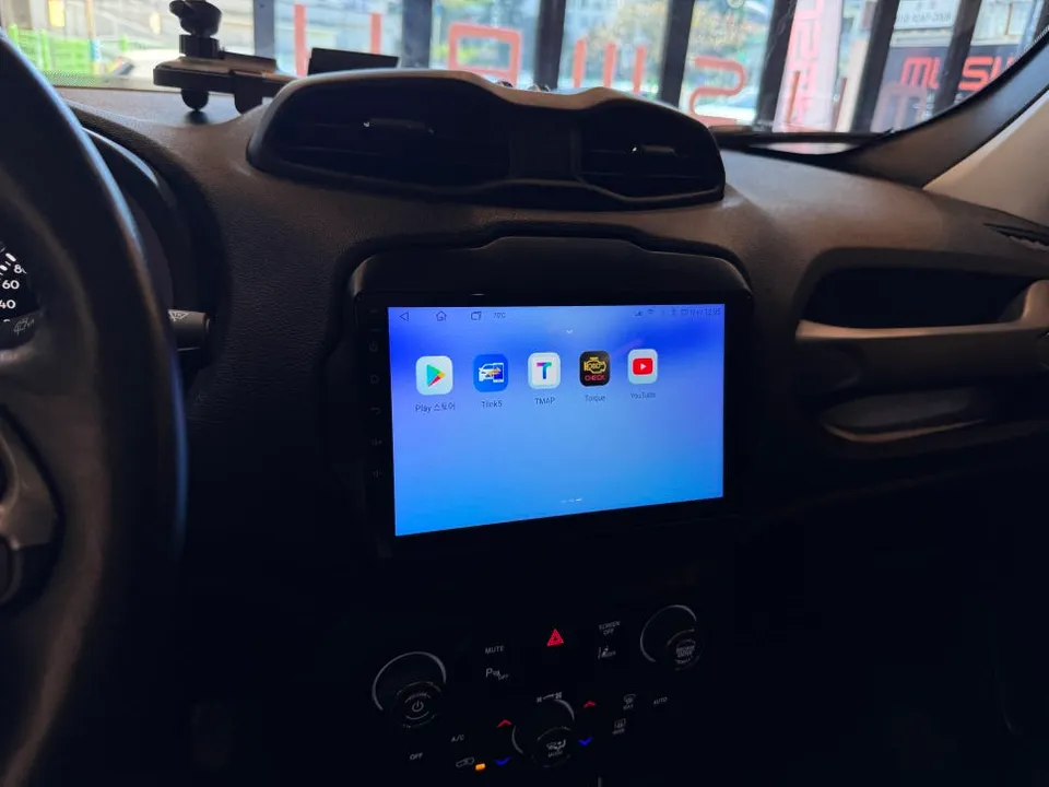 Jeep RenegadeのAndroid Auto・CarPlay取付事例 施工写真 5