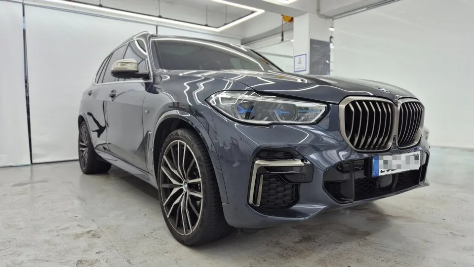 BMW X5のカーフィルム施工事例|費用目安・仕上がり 施工写真 1-2