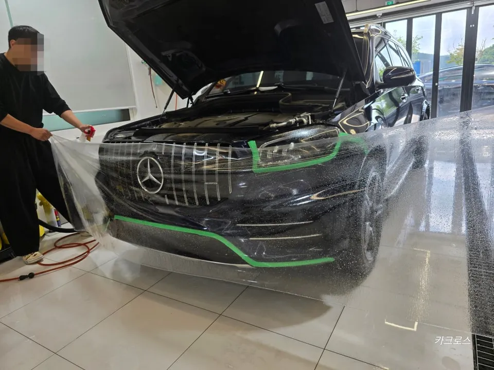 Mercedes-Benz GLSのPPF施工事例|事故時の保護効果と費用目安 施工写真 1-3