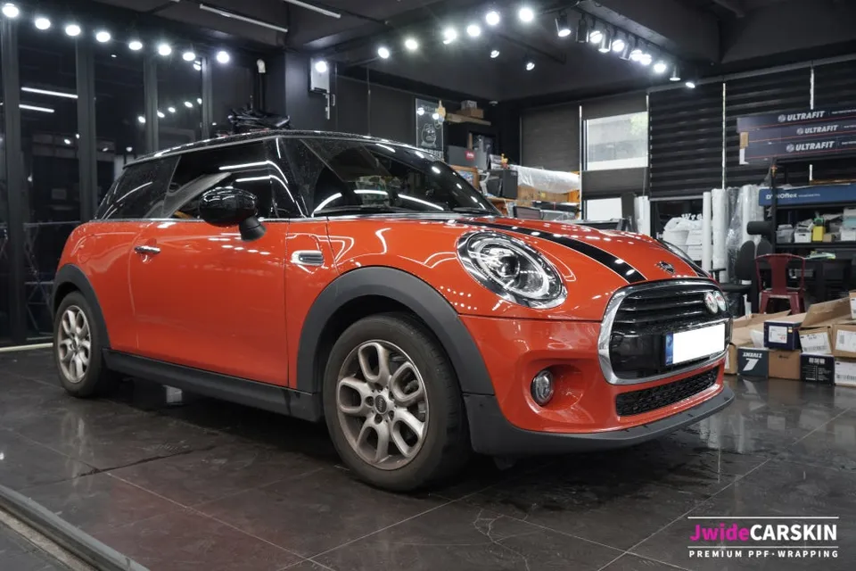 MINI MINI Cooperのカーラッピング事例|費用目安・仕上がり 施工写真 1-3