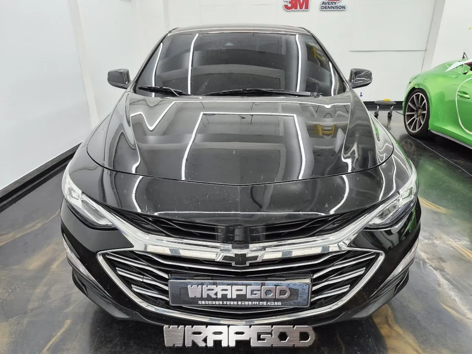 Chevrolet Malibuのカーラッピング事例 施工写真 2