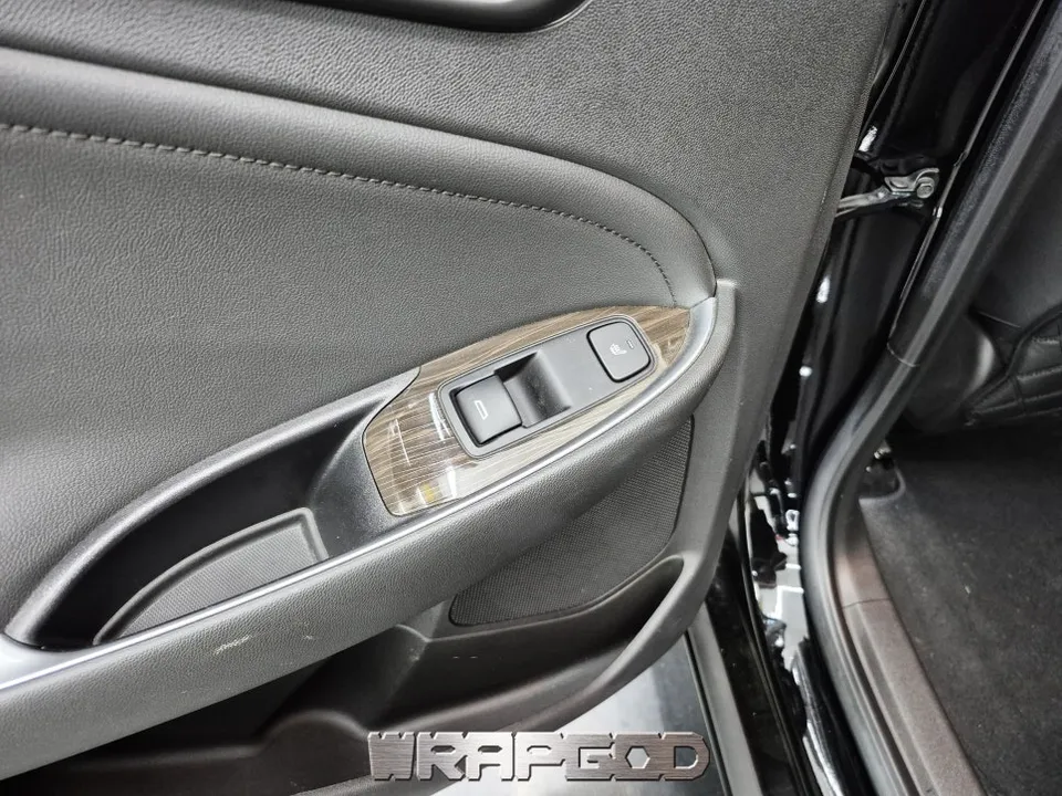 Chevrolet Malibuのカーラッピング事例|内装の雰囲気一新 施工写真 3-2
