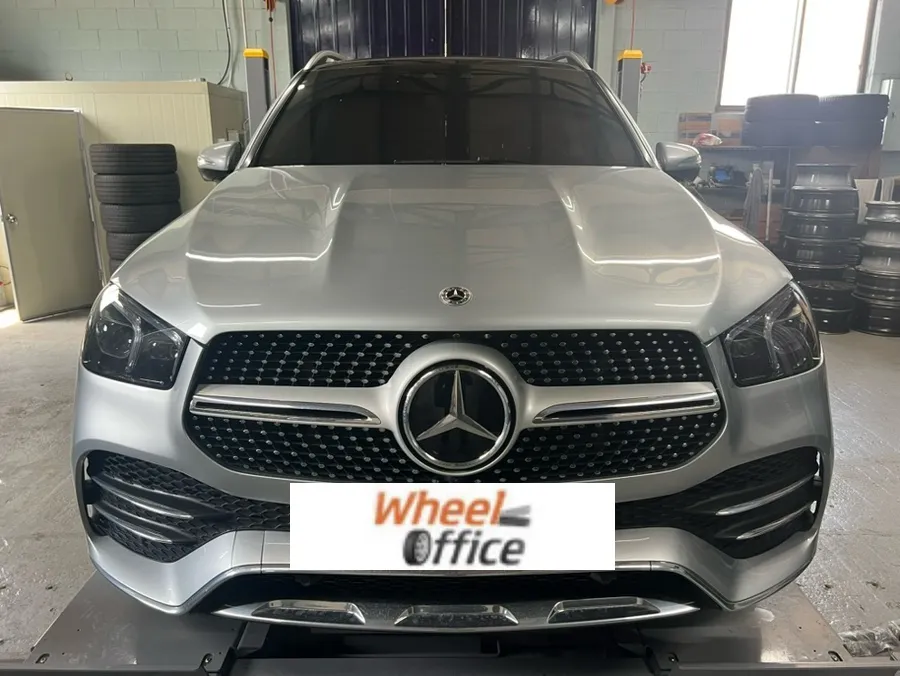 Mercedes-Benz GLEのホイールリペア・塗装事例 施工写真 2-1