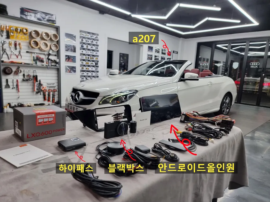 Mercedes-Benz E-ClassのAndroid Auto・CarPlay取付事例 写真