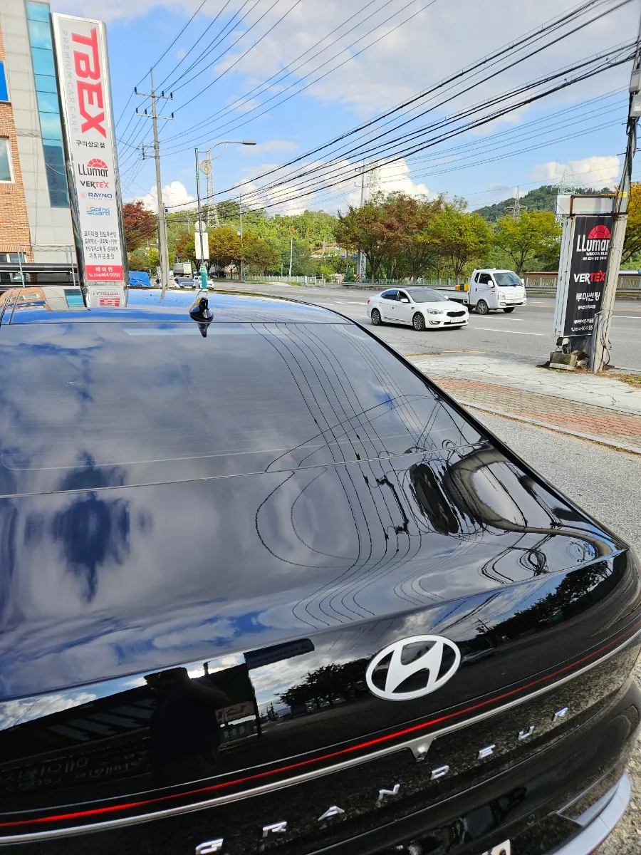 Hyundai Azeraのカーフィルム施工事例｜費用目安・仕上がり 施工写真 3-2