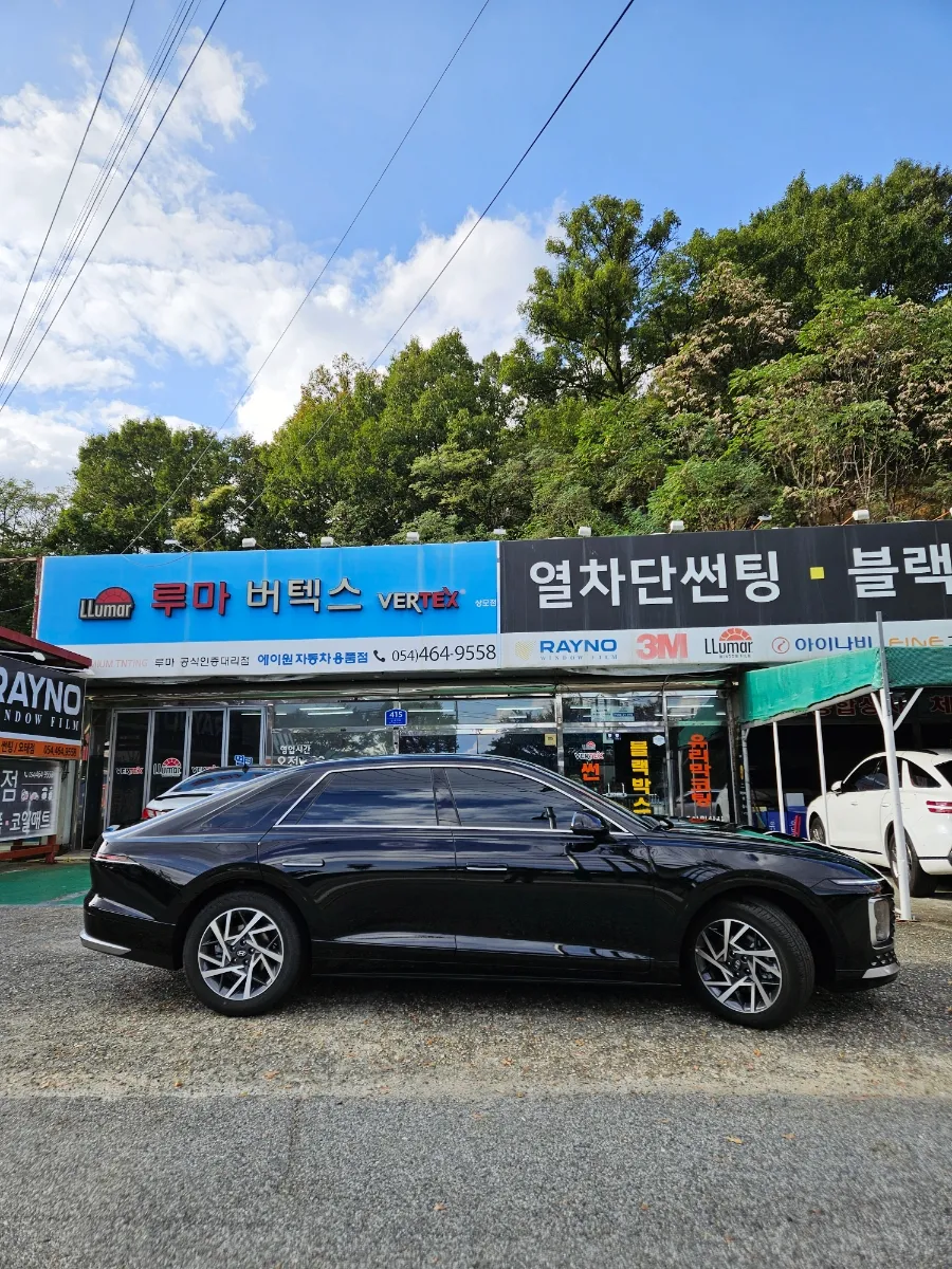 Hyundai Azeraのカーフィルム施工事例｜費用目安・仕上がり 施工写真 2-3