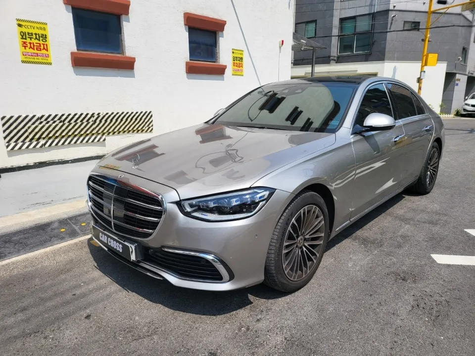 メルセデス・ベンツ Sクラス W222のカーラッピング事例 施工写真 1-1