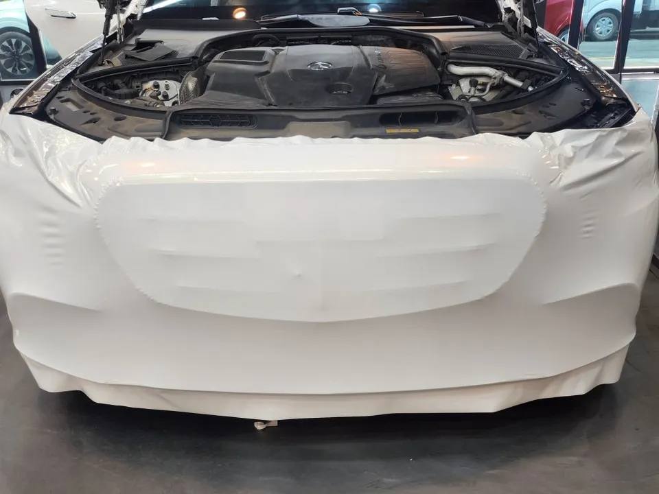 メルセデス・ベンツ Sクラス W222のカーラッピング事例 施工写真 4-2