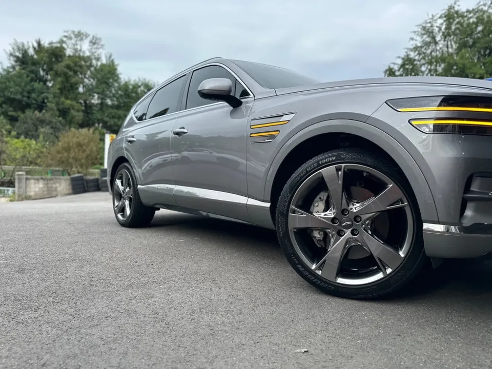 Genesis GV80 Wheel Repair & Painting Review photo 2