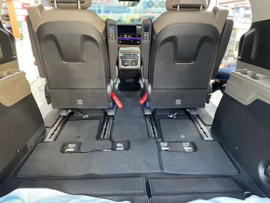 Kia Carnival KA4 ambient lighting - Kia Carnival KA4 Ambient Lighting Review: Cost & Results photo 4