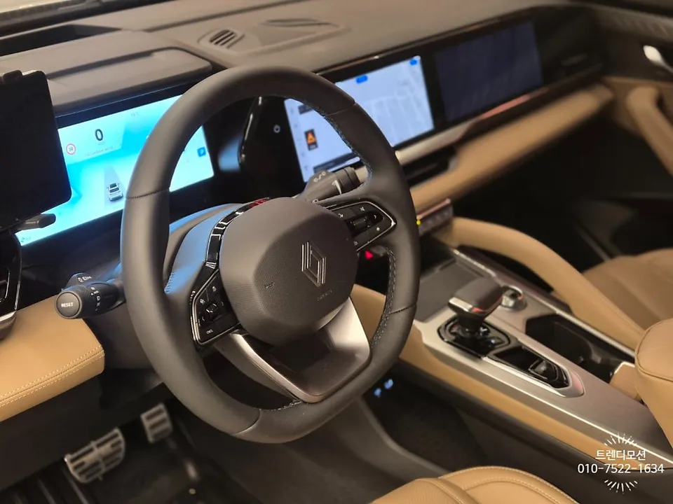 Renault Grand Koleos steering wheel - Renault Grand Koleos Steering Wheel Customization Review photo 3
