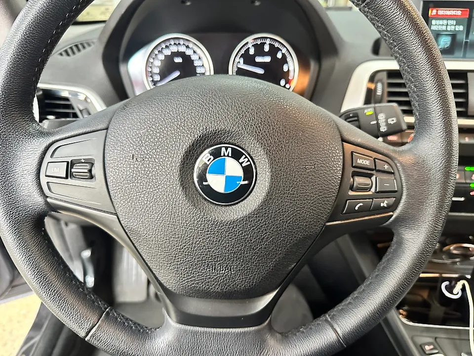 BMW 1 Series F20 ambient lighting - BMW 1 Series F20 Ambient Lighting Review: Cost & Results photo 3