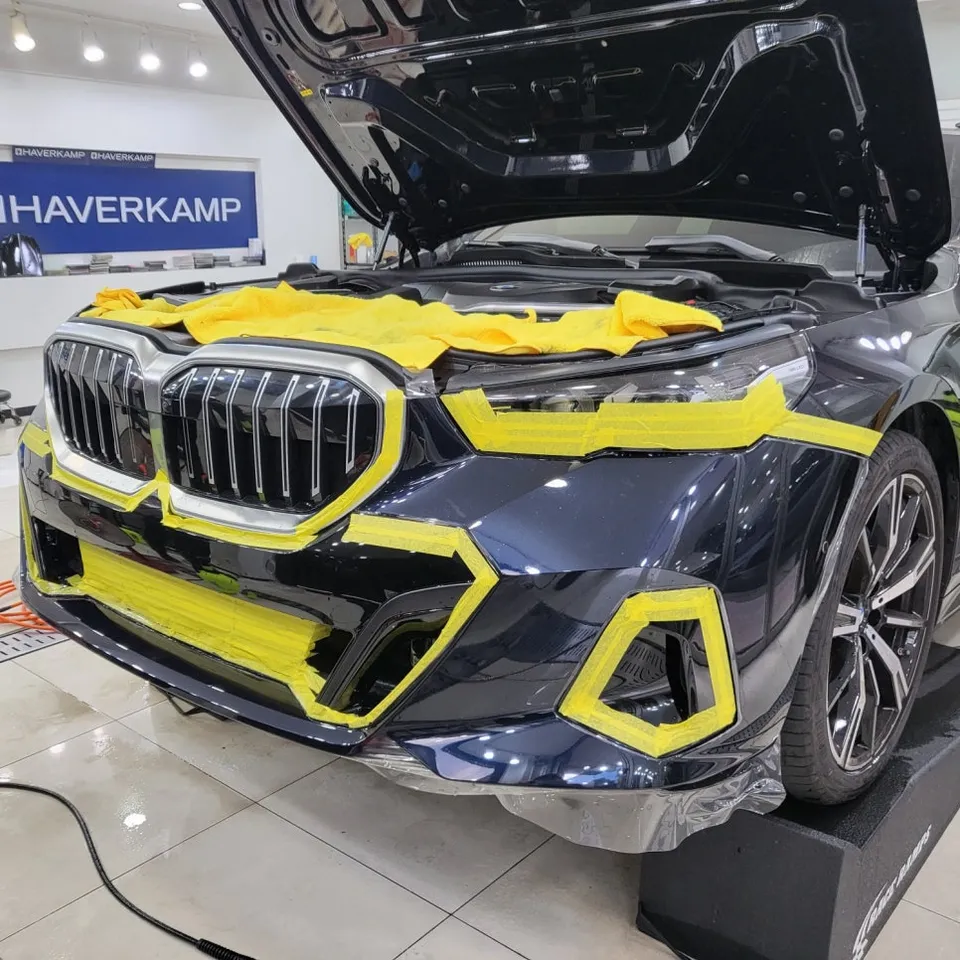 BMW 5 Series G30 PPF施工事例:フロントバンパー保護 施工写真 3-3