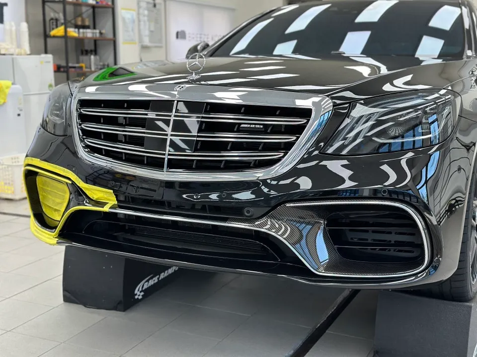 Mercedes-Benz S63 AMGのカーラッピング事例|費用目安・仕上がり 施工写真 3-3