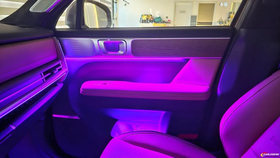 Hyundai Santa Fe MX5 ambient lighting - Hyundai Santa Fe MX5 Ambient Lighting Upgrade Review photo 5