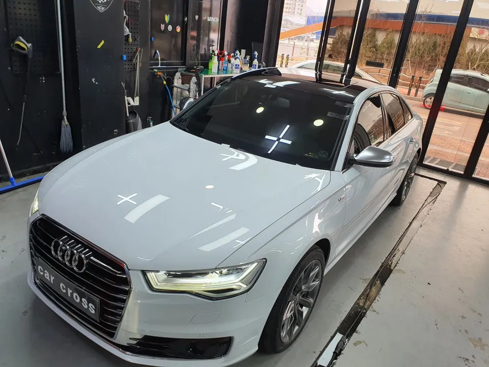Audi A6のカーラッピング事例|費用目安と仕上がり 施工写真 2-2