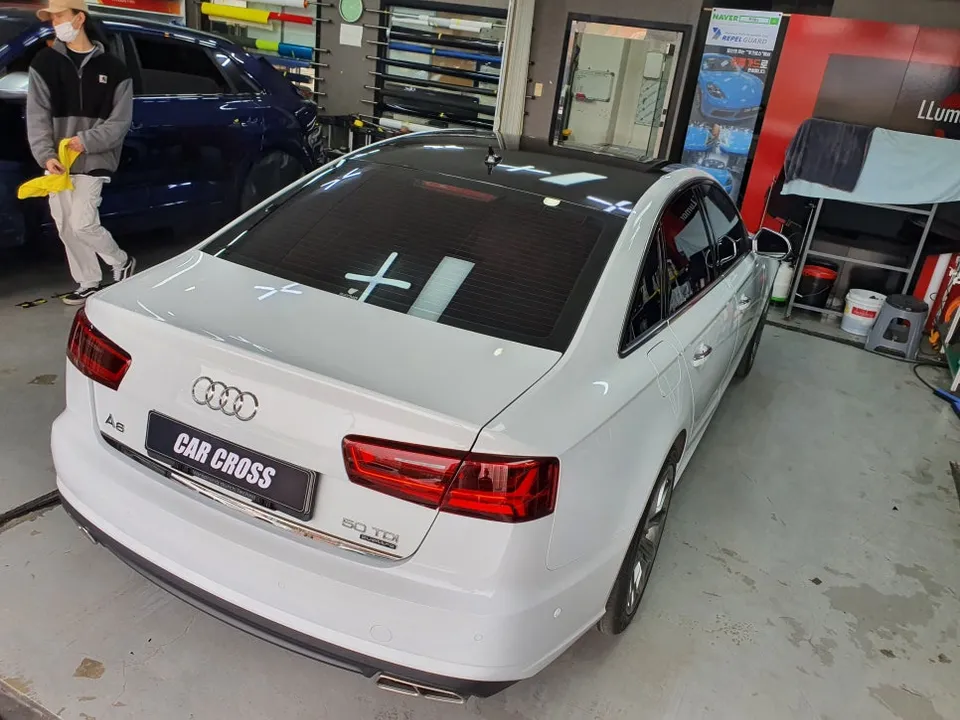 Audi A6のカーラッピング事例|費用目安と仕上がり 施工写真 2-3