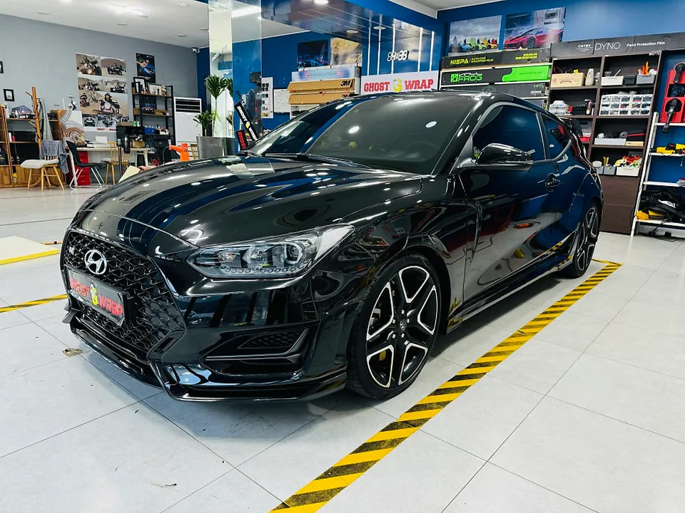 Hyundai Veloster Nのカーラッピング事例|費用目安・仕上がり 施工写真 3-2