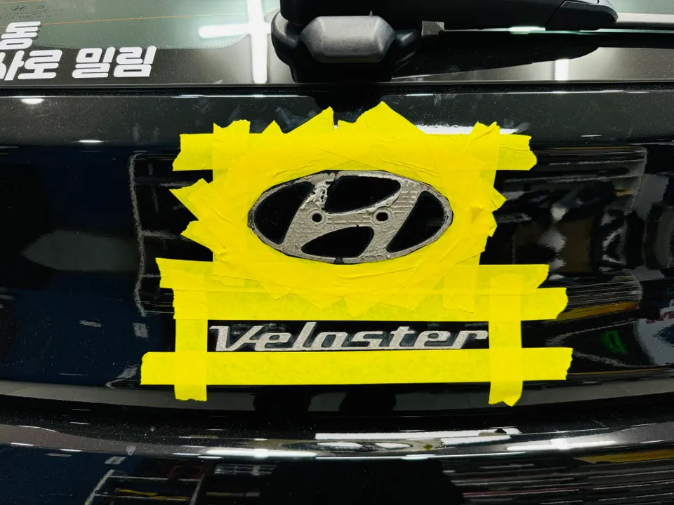 Hyundai Veloster Nのカーラッピング事例|費用目安・仕上がり 施工写真 1-3