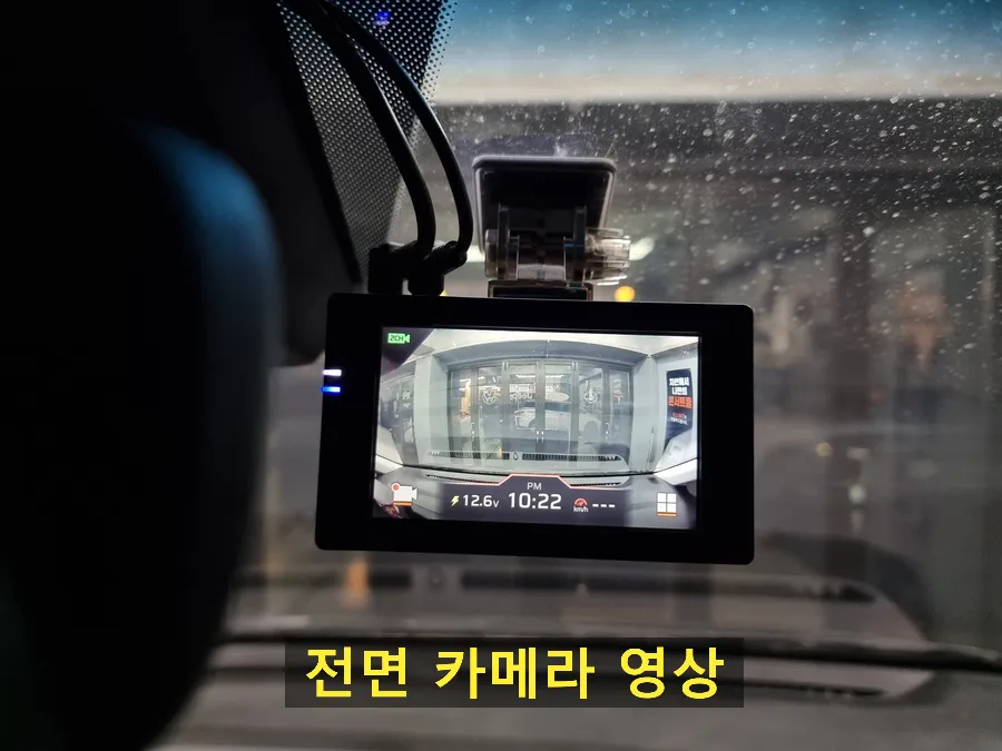 Hyundai Stariaのドライブレコーダー取付事例 施工写真 3-2