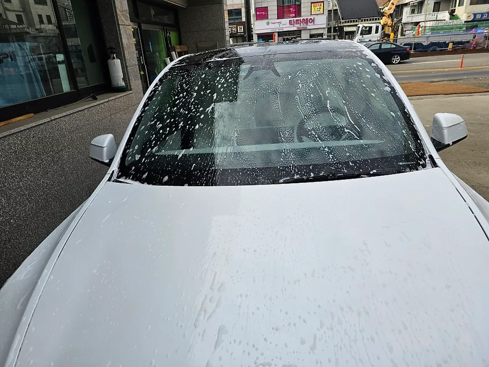 Tesla Model Y oem options - Tesla Model Y PPF Hood Installation Review photo 3