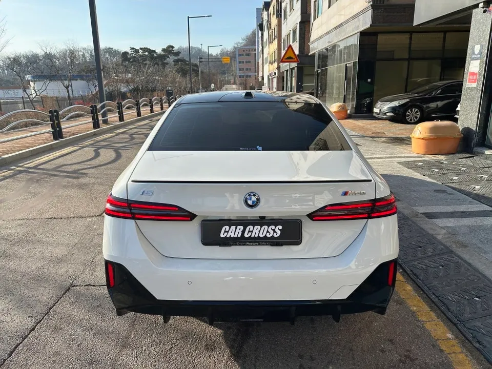 BMW i5のPPF施工事例|費用目安と仕上がり 施工写真 2-1