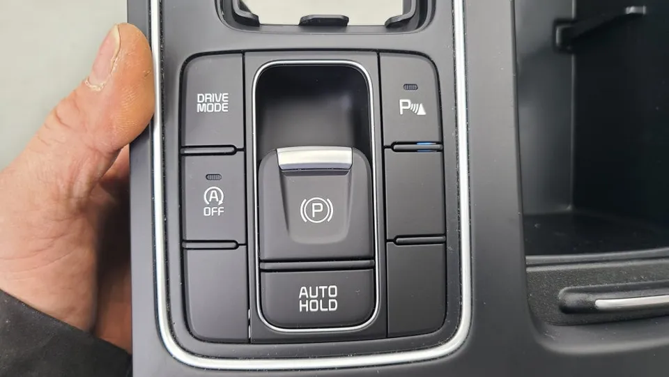 Kia Sorento UM oem options - Kia Sorento UM Factory Option Retrofit Review photo 3