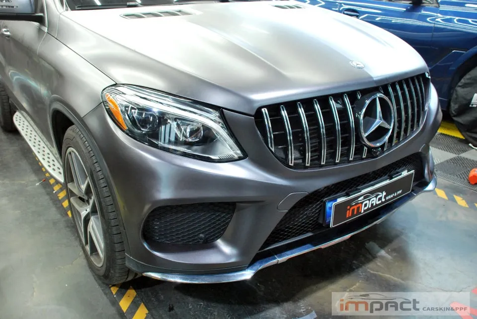 Mercedes-Benz GLEのカーラッピング事例|サテンダークグレー 施工写真 2-3