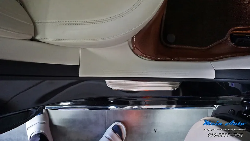 Mercedes-Benz E-Class dash cam - Mercedes-Benz E-Class Dash Cam Installation Review photo 5