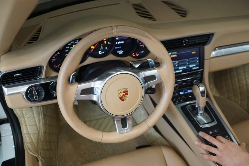 Porsche 911 991.1 oem options - Porsche 911 991.1 Interior Upgrade Review photo 4