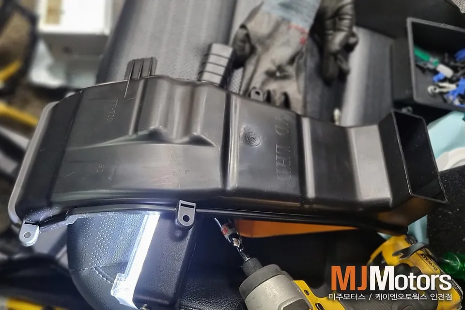 Kia K3 oem options - Kia K3 Rear Air Vent Installation Review photo 4