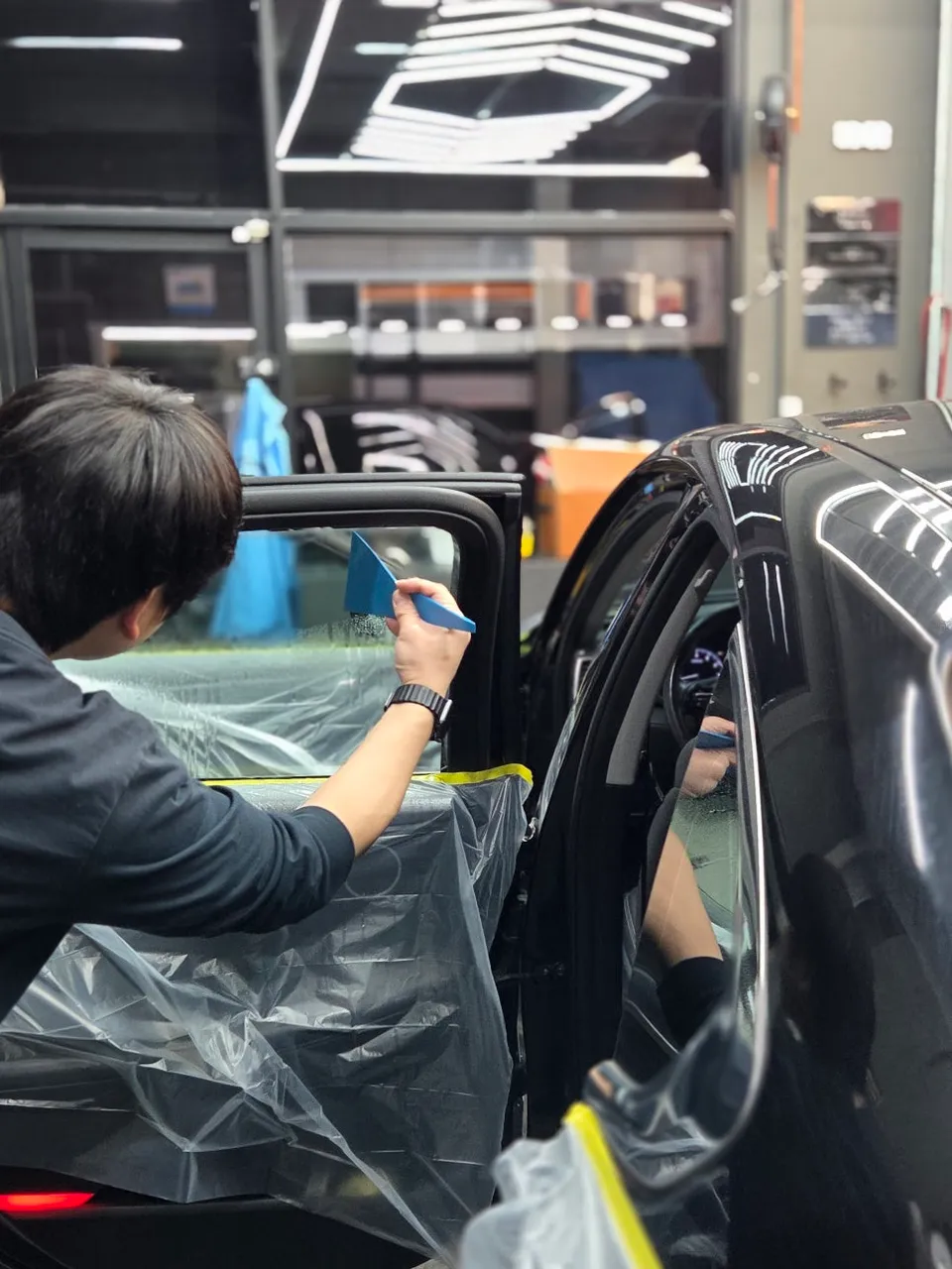 Hyundai Azeraのカーフィルム施工事例｜費用目安・仕上がり 施工写真 1-3