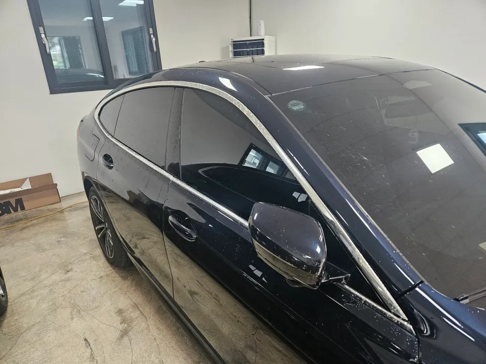 BMW 6GT chrome delete - BMW 6GT Chrome Delete Review: Sleek Blackout Trim Upgrade photo 3