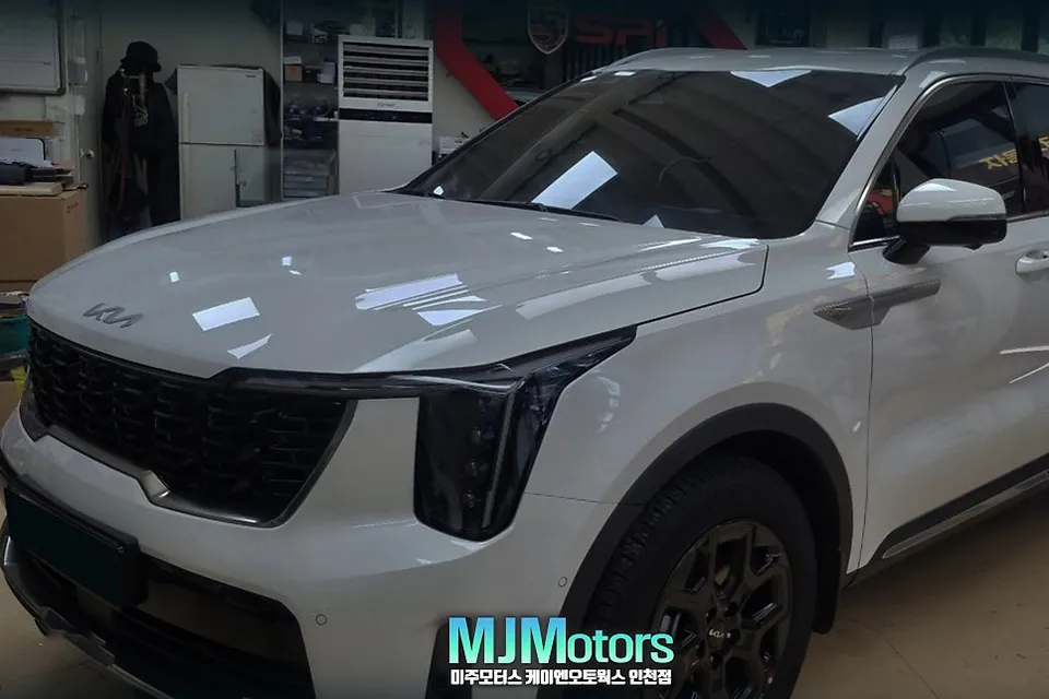 Kia SorentoのPPF施工事例|費用目安・仕上がり 施工写真 2-3