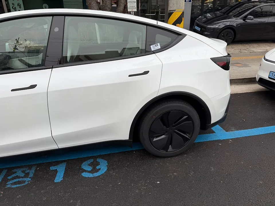 Tesla Model Y new car package - Tesla Model Y New Car Package Review: Cost & Results photo 4