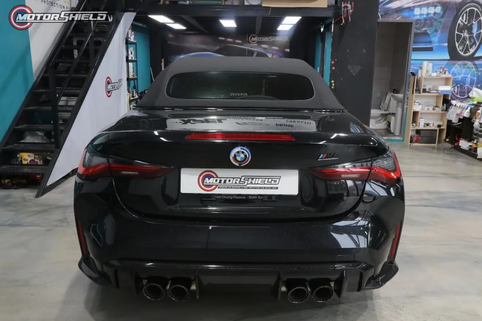 BMW M4のカーラッピング事例|費用目安・仕上がり 施工写真 2-2