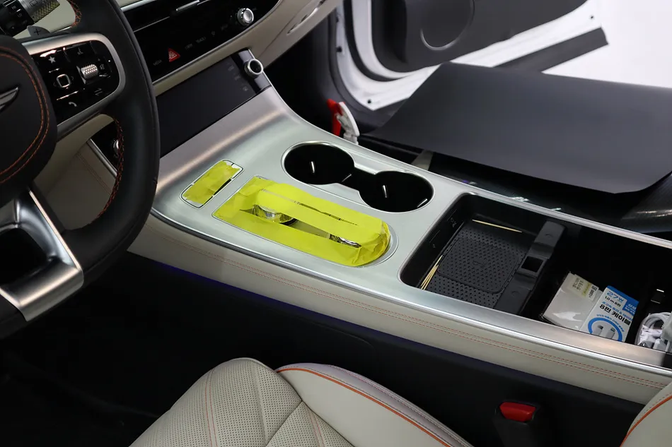 Genesis GV70 vinyl wrap - Genesis GV70 Interior Carbon Wrap Review — Enhanced Protection &  photo 3