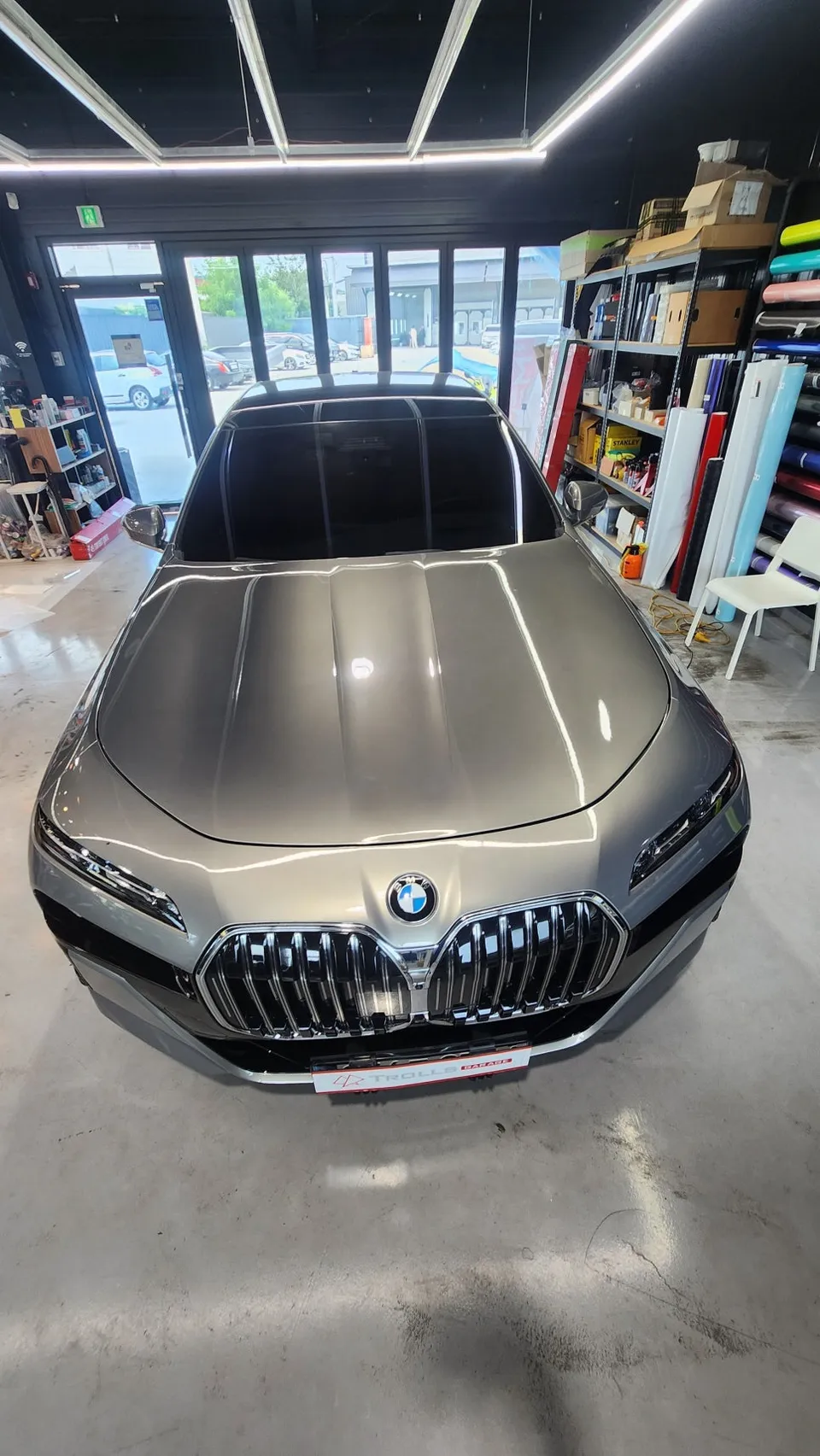 BMW 7 Seriesのカーラッピング事例|費用目安・仕上がり 施工写真 2-1