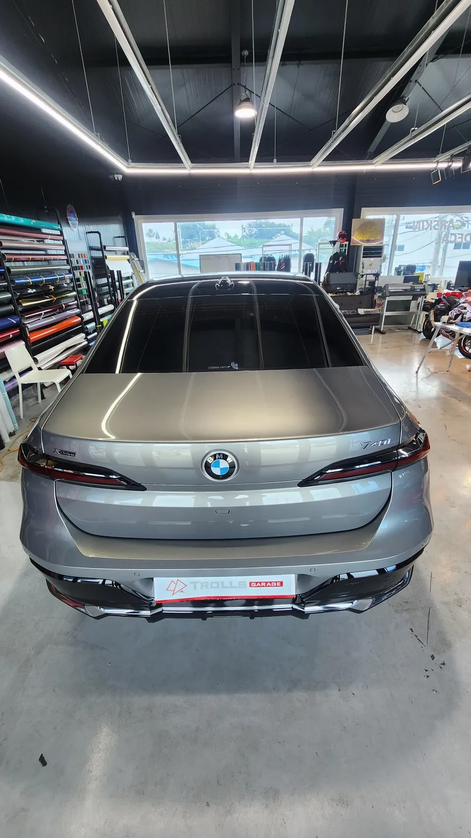 BMW 7 Seriesのカーラッピング事例|費用目安・仕上がり 施工写真 3-1