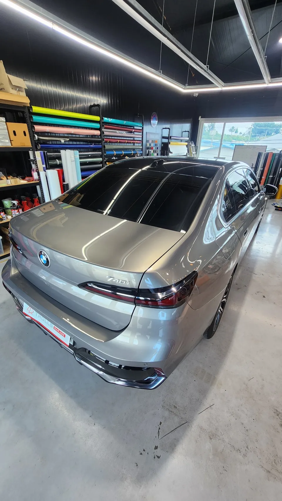 BMW 7 Seriesのカーラッピング事例|費用目安・仕上がり 施工写真 1-2