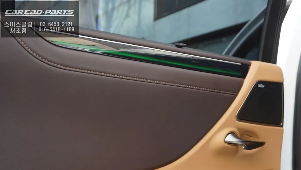 Lexus ES ambient lighting - Lexus ES Ambient Lighting Review - Enhanced Interior Mood photo 3