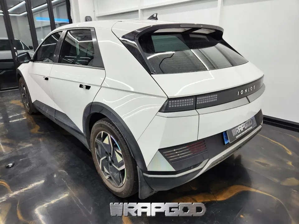Hyundai IONIQのカーラッピング事例|費用目安・仕上がり 施工写真 2-2