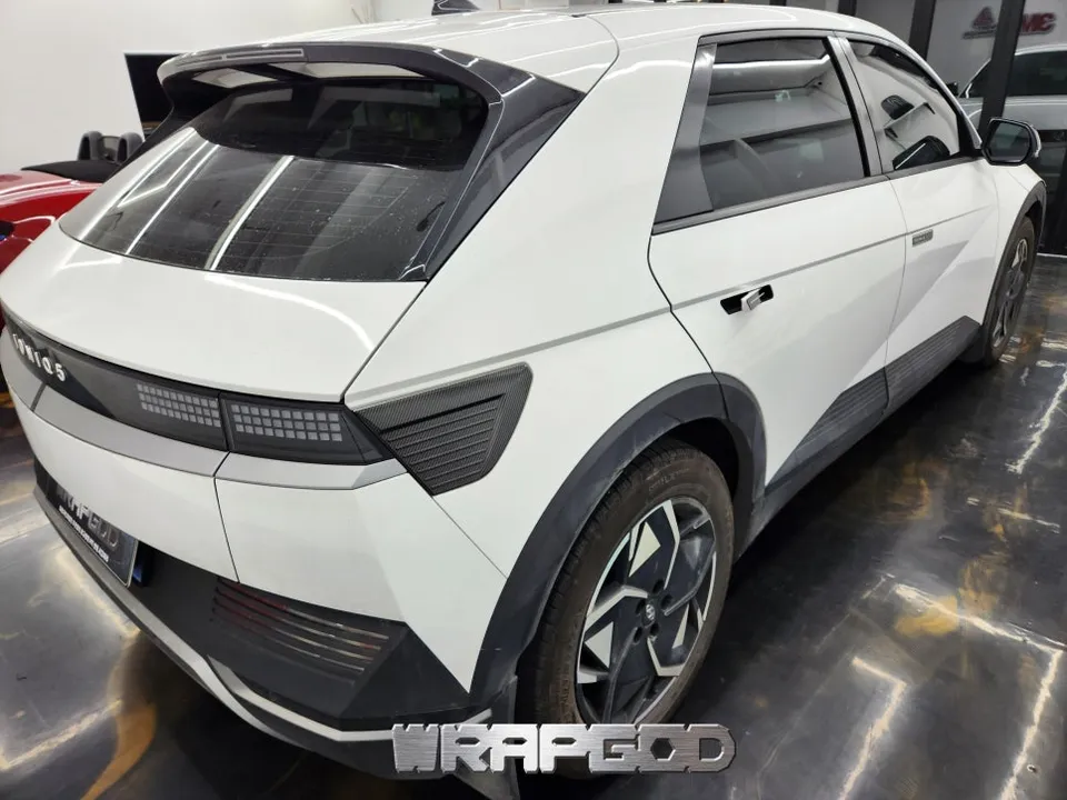 Hyundai IONIQのカーラッピング事例|費用目安・仕上がり 施工写真 3-2