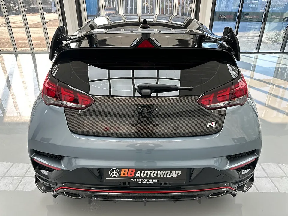 Hyundai Veloster Nのカーラッピング事例|費用目安・仕上がり 施工写真 2-1