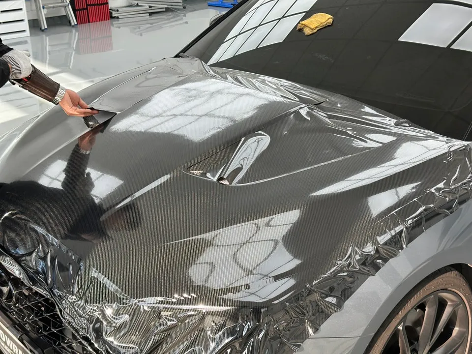 Hyundai Veloster Nのカーラッピング事例|費用目安・仕上がり 施工写真 3-2