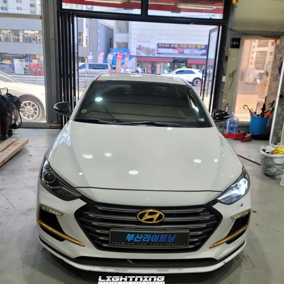 Hyundai Elantraのカーフィルム施工事例|費用目安・仕上がり 施工写真 1-1